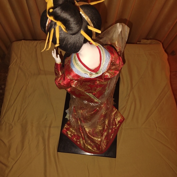 High Value Limited Edition Japanese Geisha Doll - Picture 4 of 16